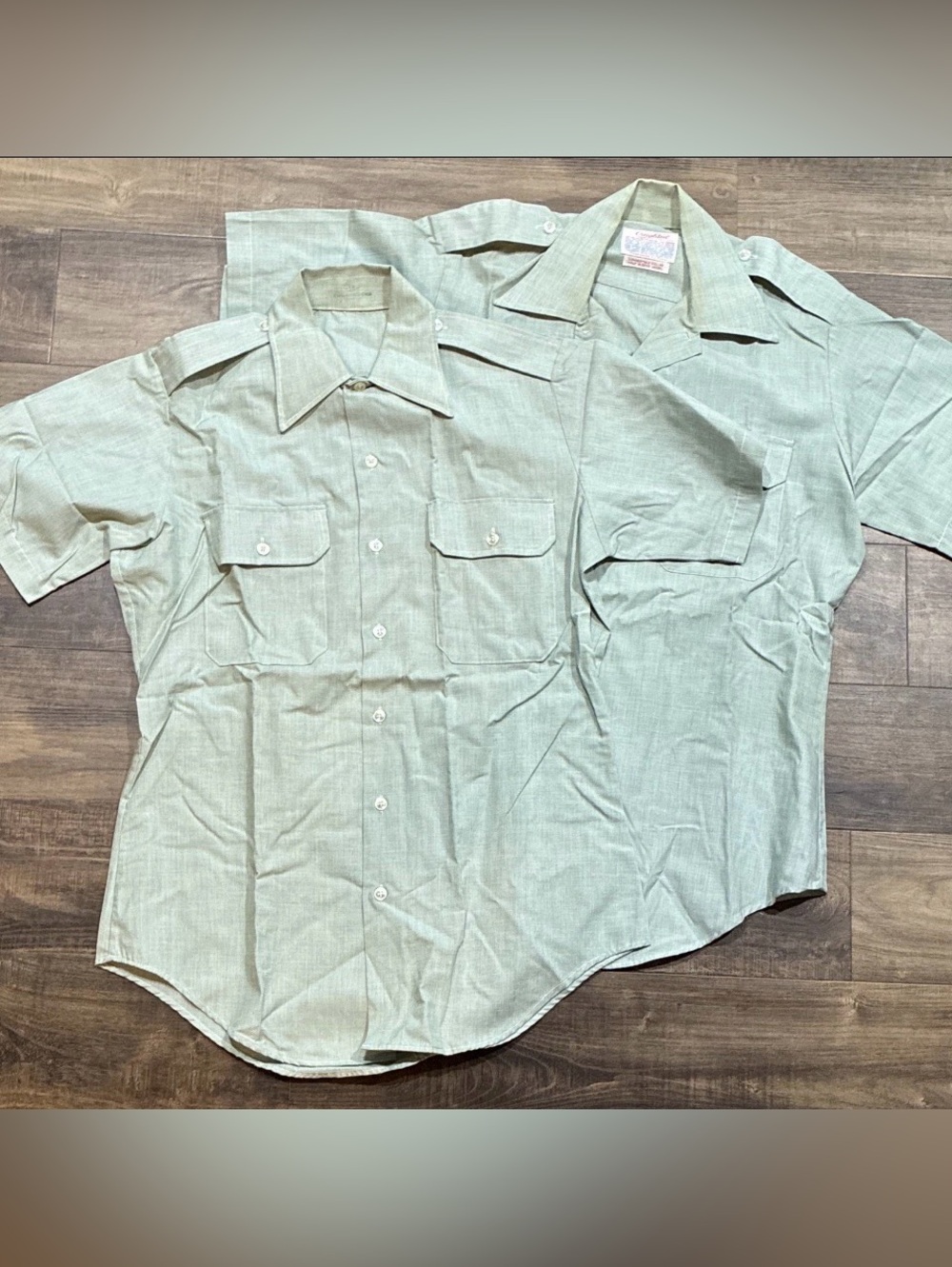Men's Short-Sleeve Button-Up Shirt in Light Sage